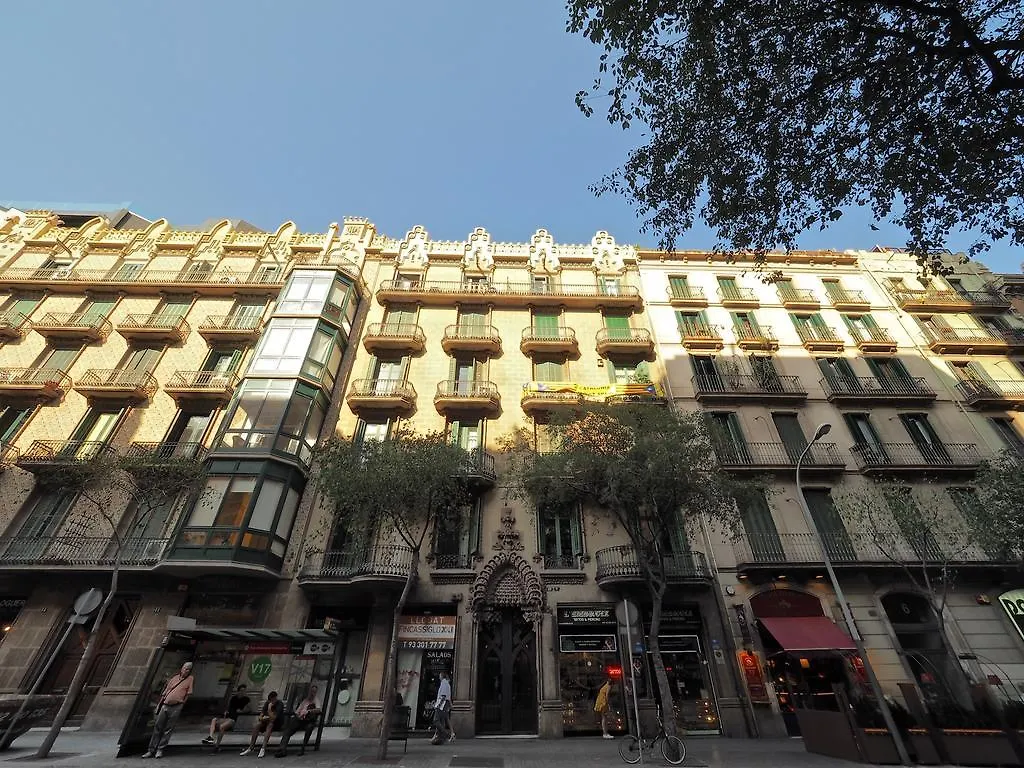 Apartment Suites4Days Placa Catalunya Design Barcelona Spain